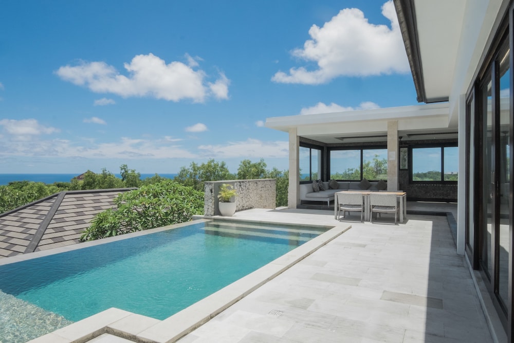 Private pool
