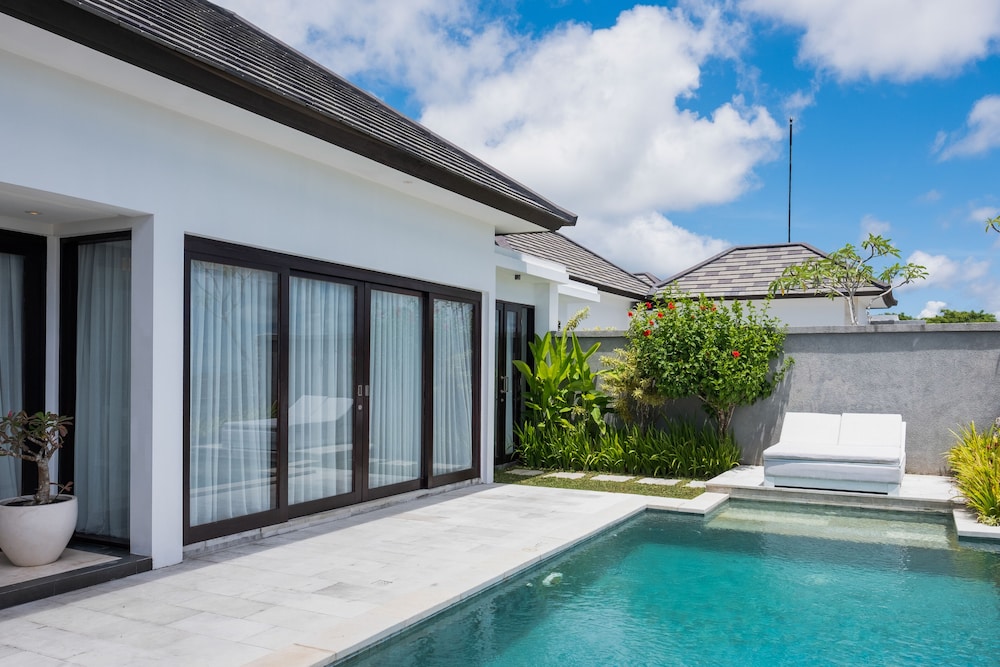 Private pool