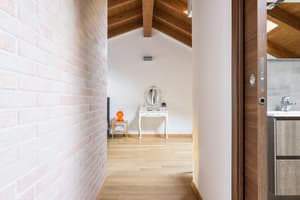 thumbnail: Interior detail