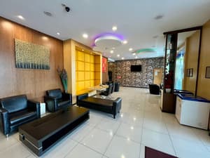 thumbnail: Lobby sitting area