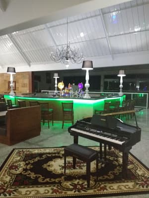 thumbnail: Lounge