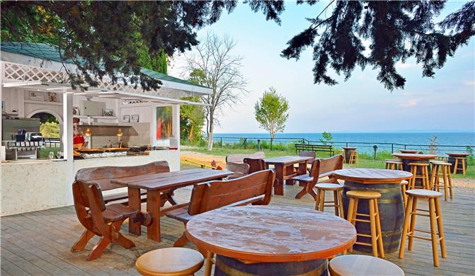 Dining,Dining Area,Restaurant,On-Site