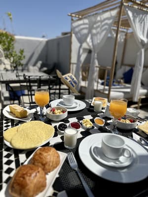thumbnail: Breakfast area