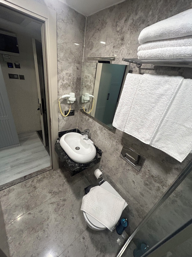 Bathroom shower