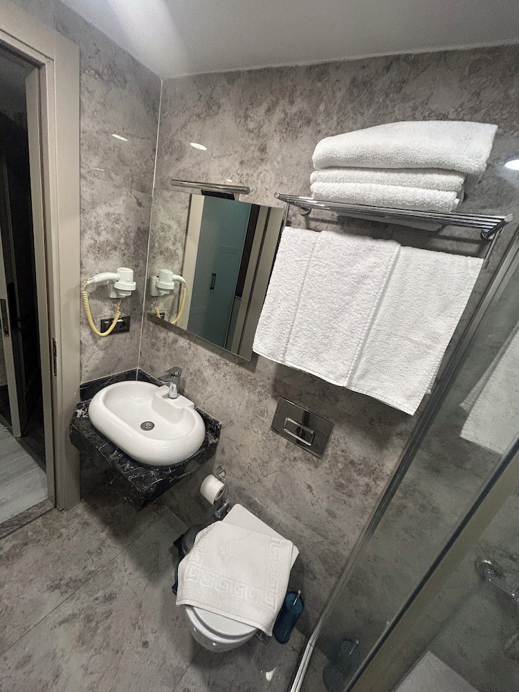 Bathroom shower