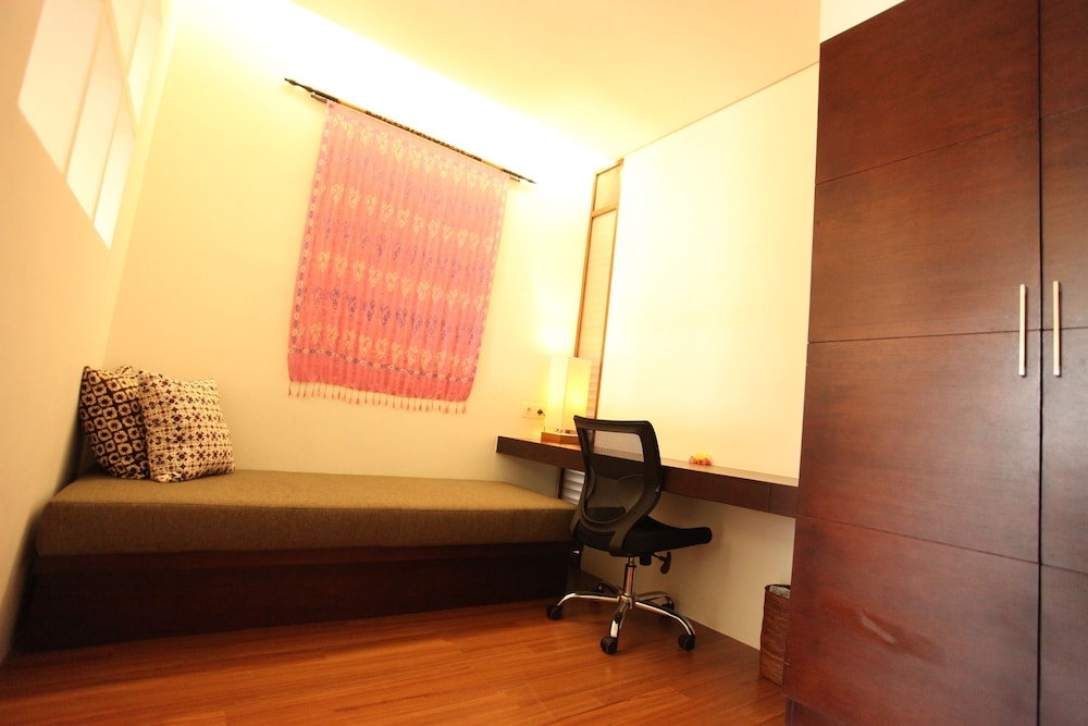 In-room business center