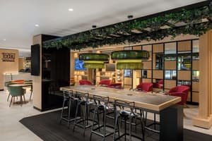 thumbnail: Bar (on property)