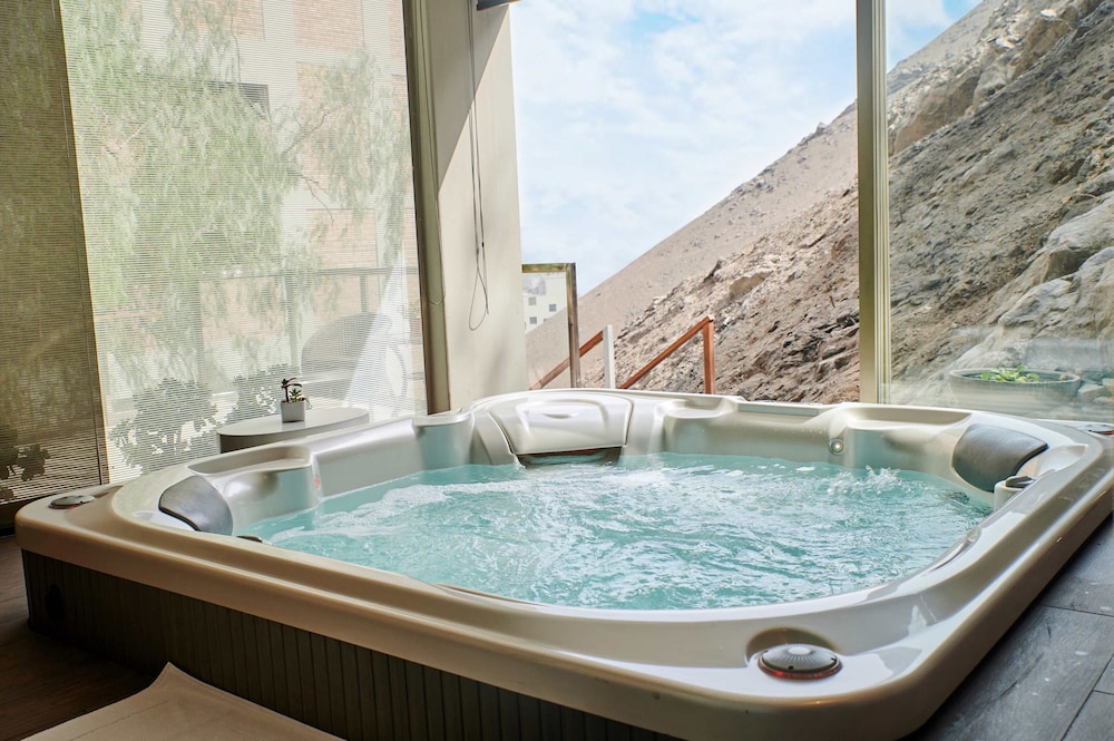 Swimming pool-spa