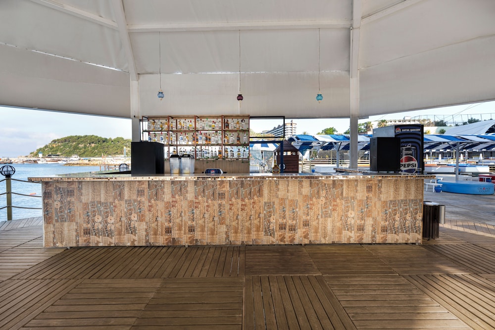 Beach bar