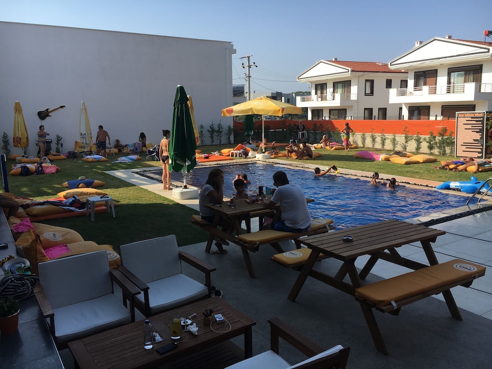 Poolside bar