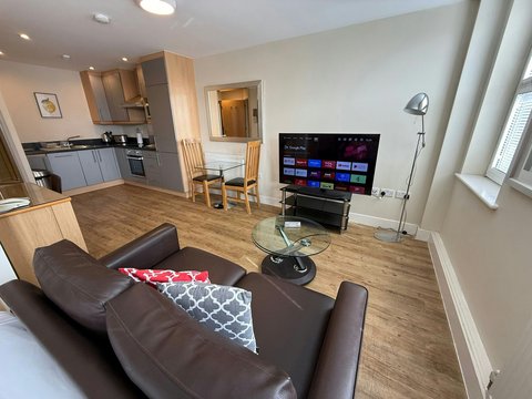 Standard living and dining