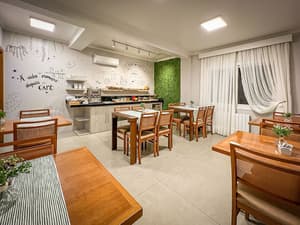 thumbnail: Breakfast area