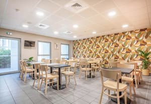 thumbnail: Restaurant