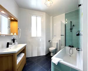 thumbnail: Bathroom