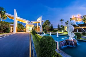 thumbnail: Outdoor pool