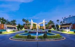thumbnail: Outdoor pool