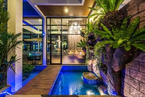 thumbnail: Outdoor pool