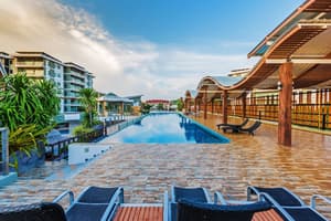 thumbnail: Bar (on property)