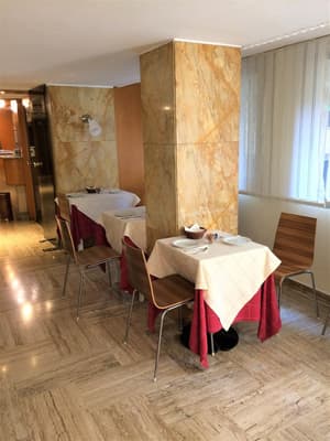 thumbnail: Breakfast area