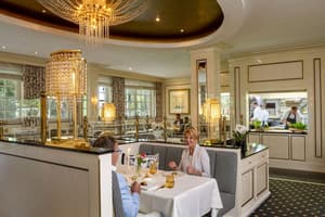 thumbnail: Restaurant