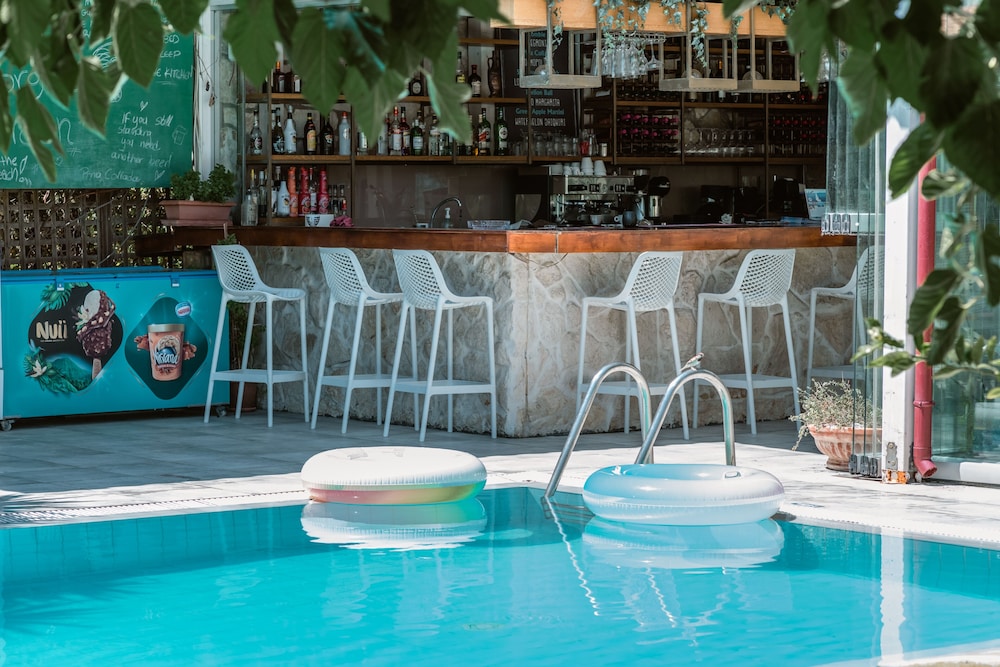 Poolside bar
