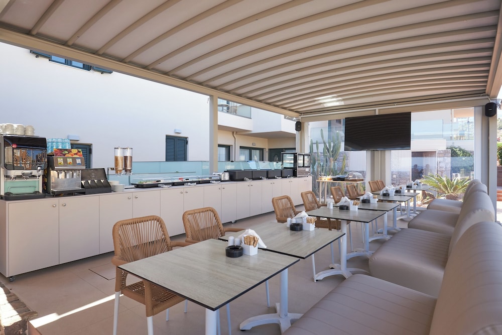 Snack bar