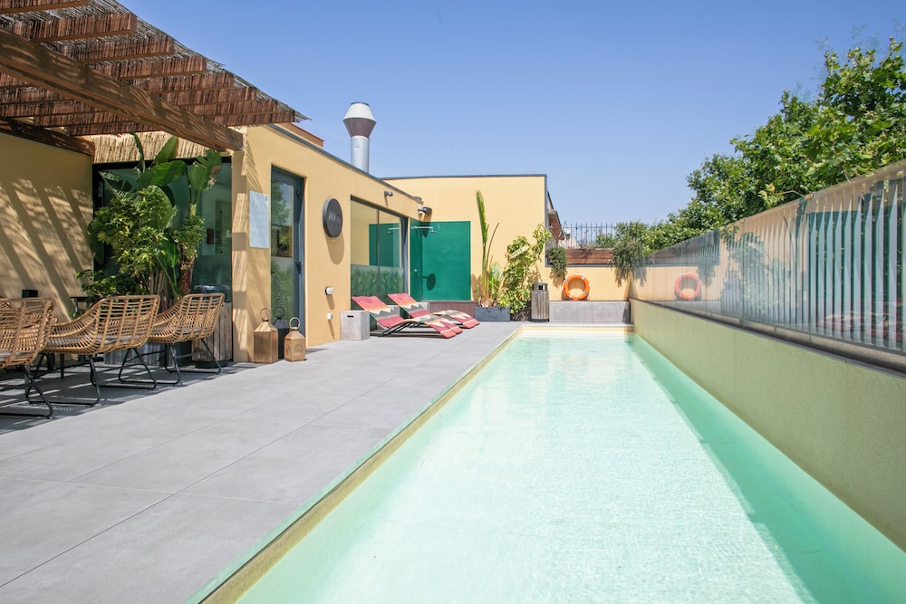 Rooftop pool