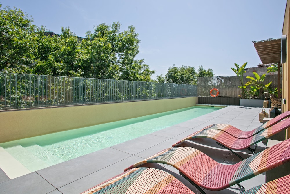Rooftop pool