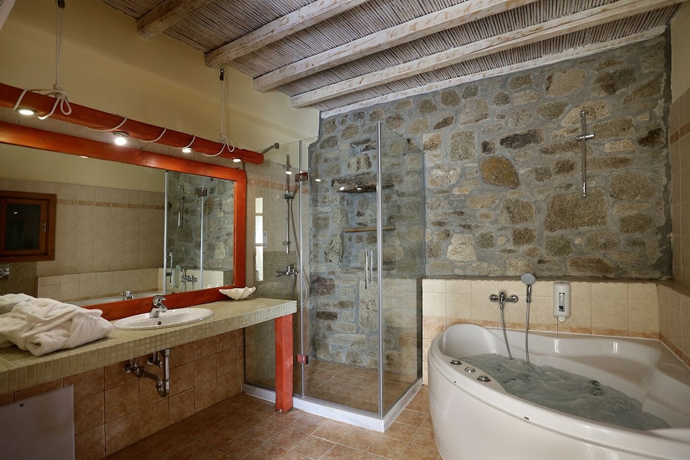 Jetted tub
