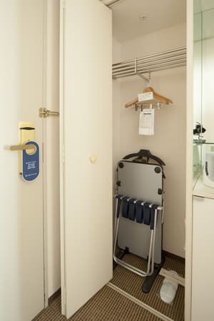 thumbnail: Room amenity