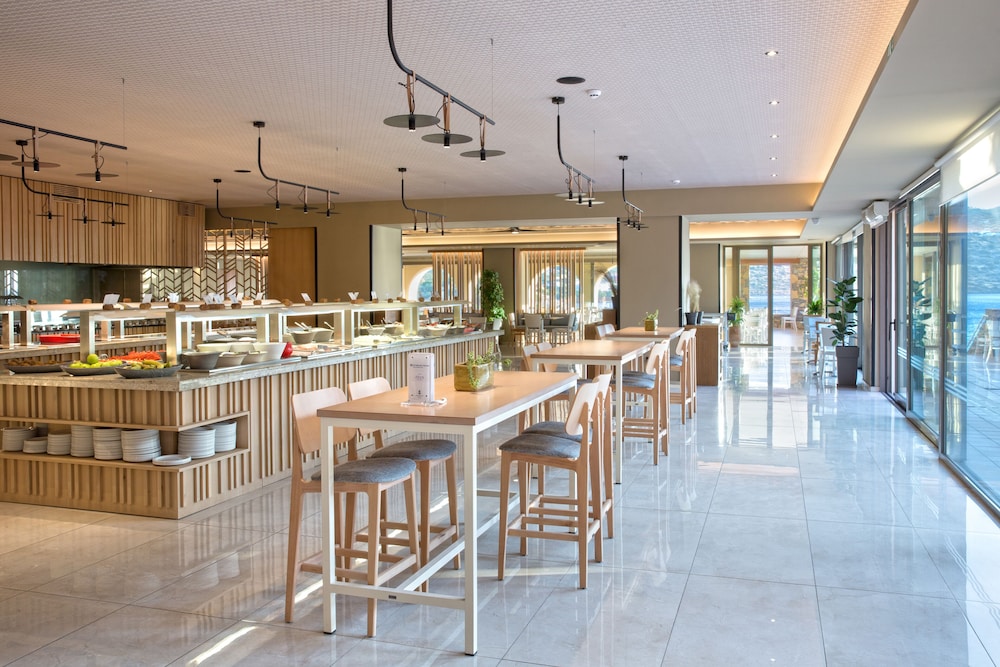 Restaurant-cafeteria