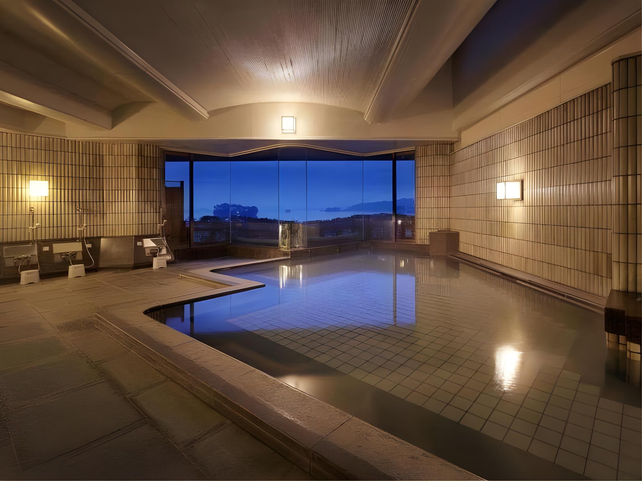 Swimming pool-spa