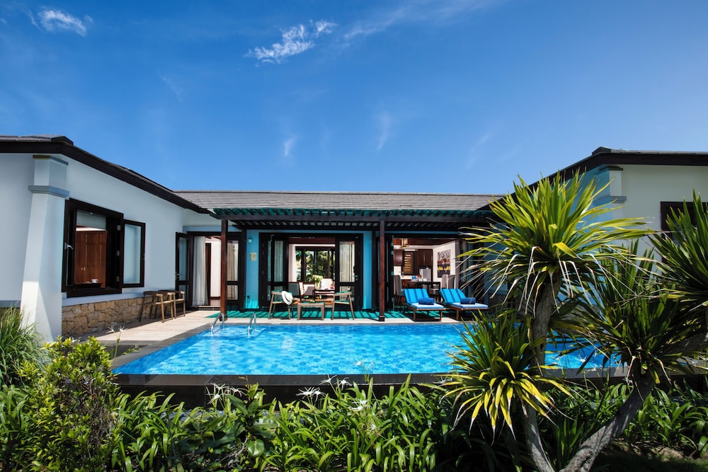 Private pool