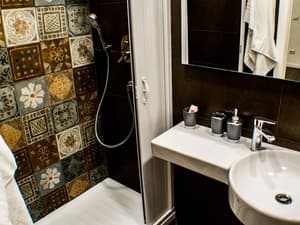 thumbnail: Bathroom shower