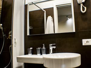 thumbnail: Bathroom sink