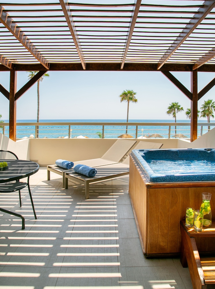 Beach/ocean view