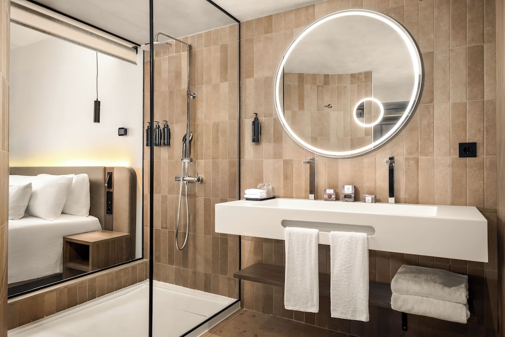 Bathroom shower