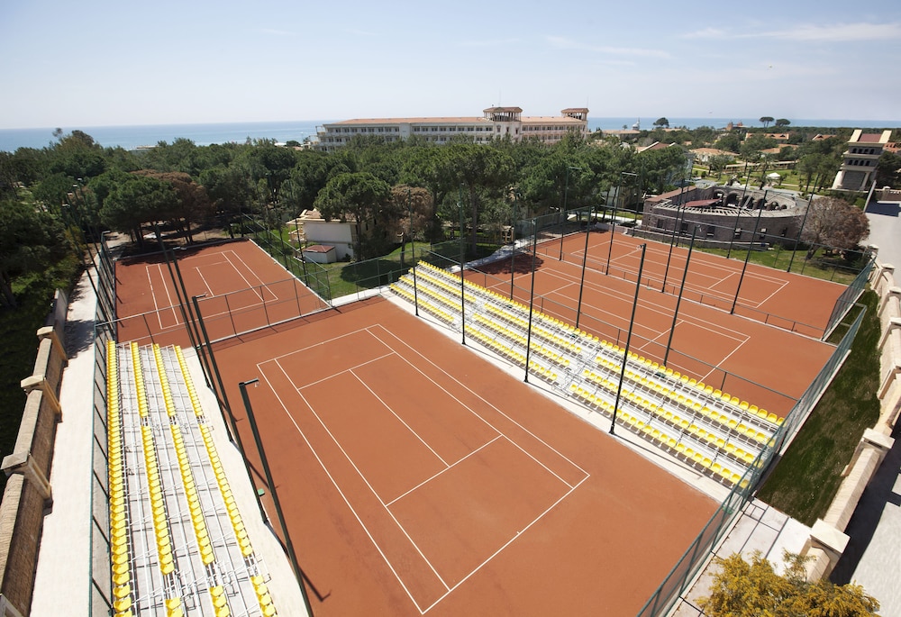 Tennis court