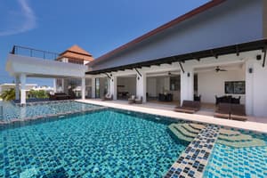 thumbnail: Outdoor pool