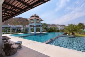 thumbnail: Outdoor pool