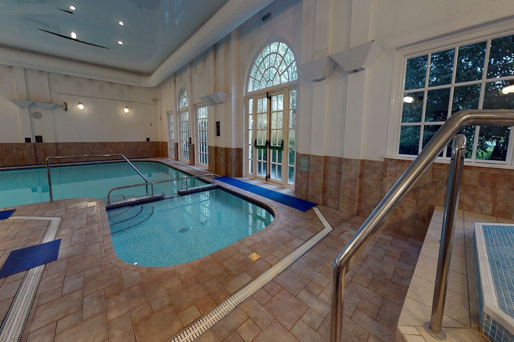 Swimming pool-spa