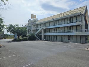 thumbnail: Exterior