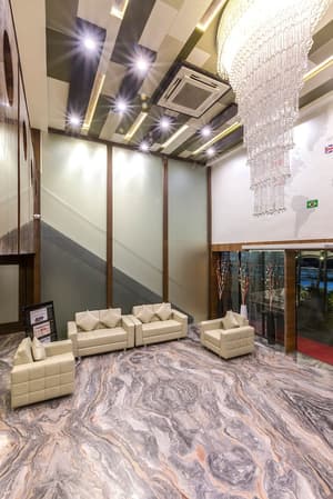thumbnail: Lobby sitting area