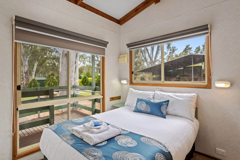 Standard 2BR Cabin Pet Frndly (1122) - Room