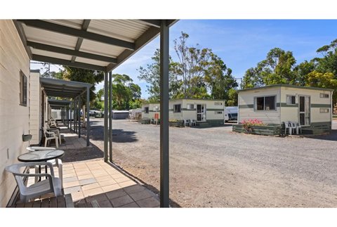 Barossa Economy No ensuite Cabin_Patio