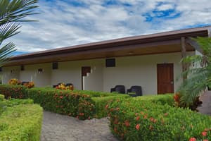 thumbnail: Exterior