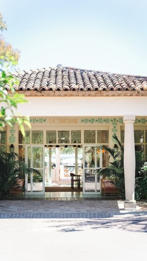 thumbnail: Front of property