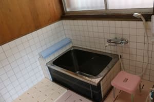 thumbnail: Deep soaking bathtub