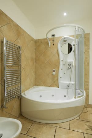 thumbnail: Jetted tub