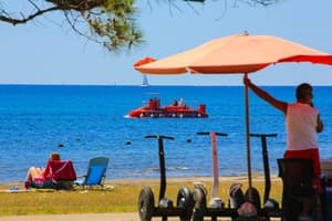 thumbnail: Outdoor dining